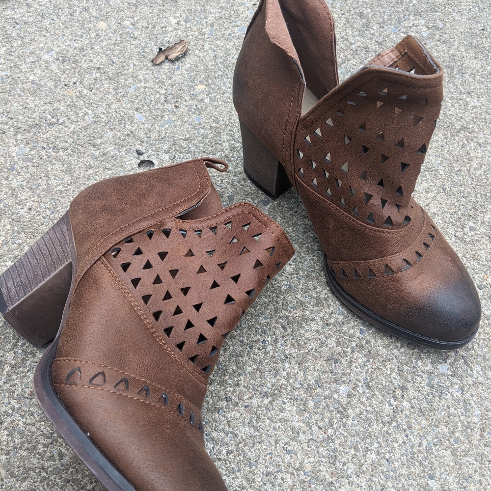 Women's Brown Faux Leather Booties Size 5.5M